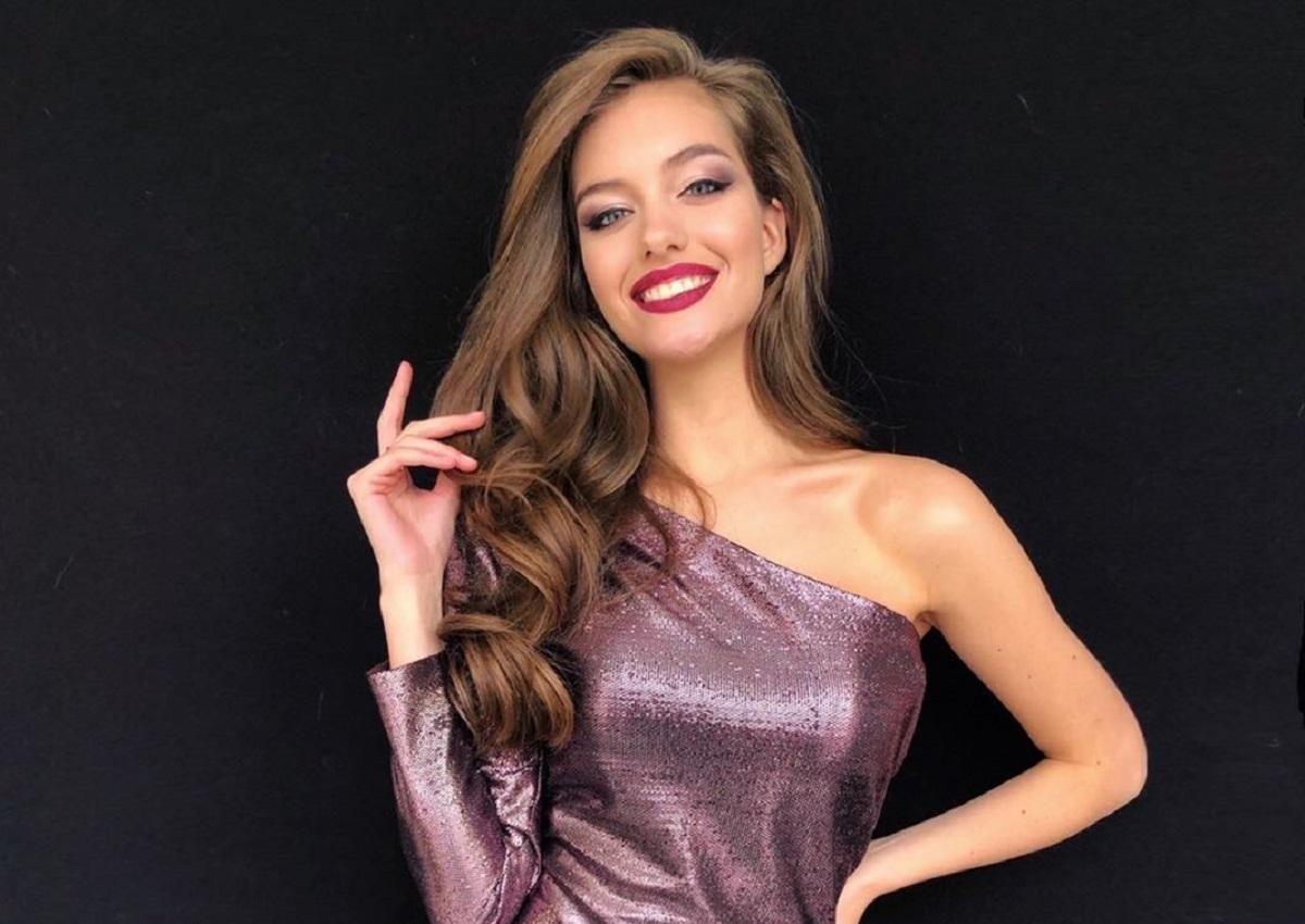 Жена Дмитрия Комарова показала новогодний ретро-образ: фото Жена Дмитрия Комарова показала новогодний ретро-образ: фото