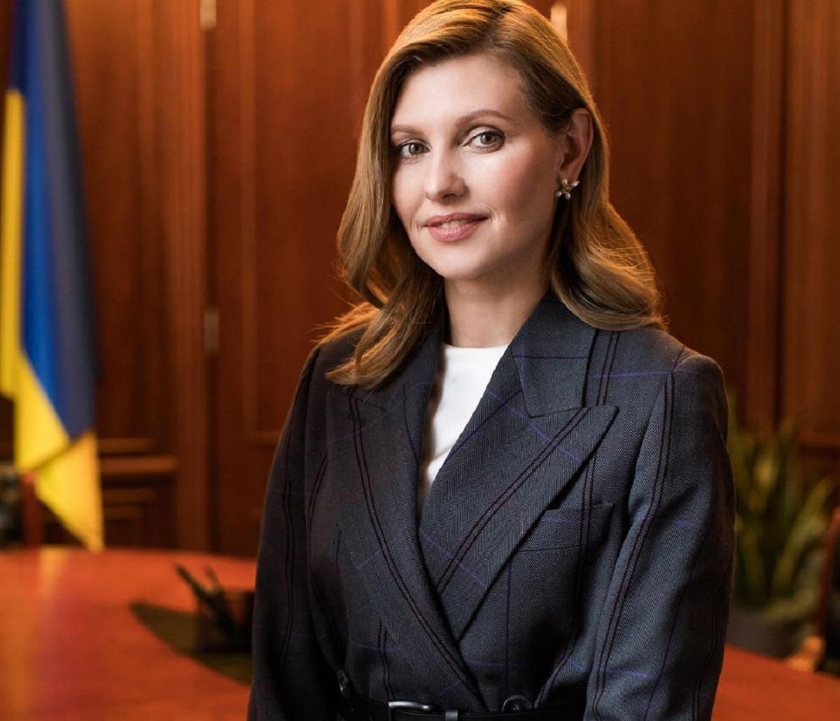 Модный урок: Елена Зеленская показывает, как стильно носить классический жакет Модный урок: Елена Зеленская показывает, как стильно носить классический жакет