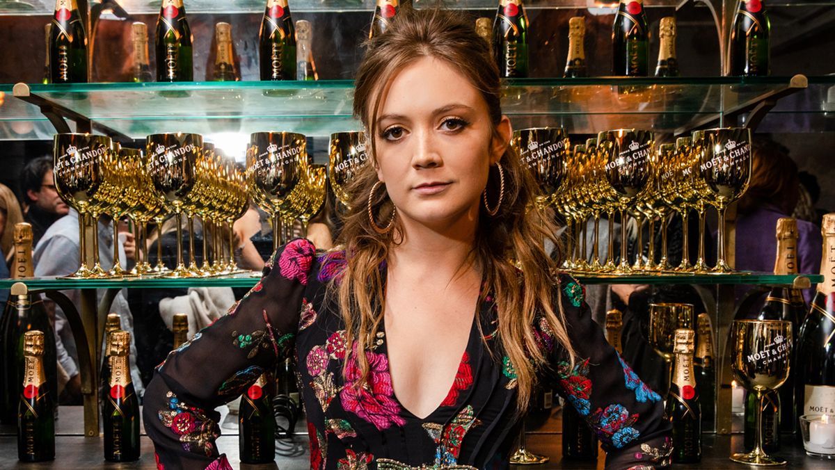 Зірка "Американської історії жахів" поділилася архівним фото з бабусею у роковини її смерті Зірка "Американської історії жахів" поділилася архівним фото з бабусею у роковини її смерті