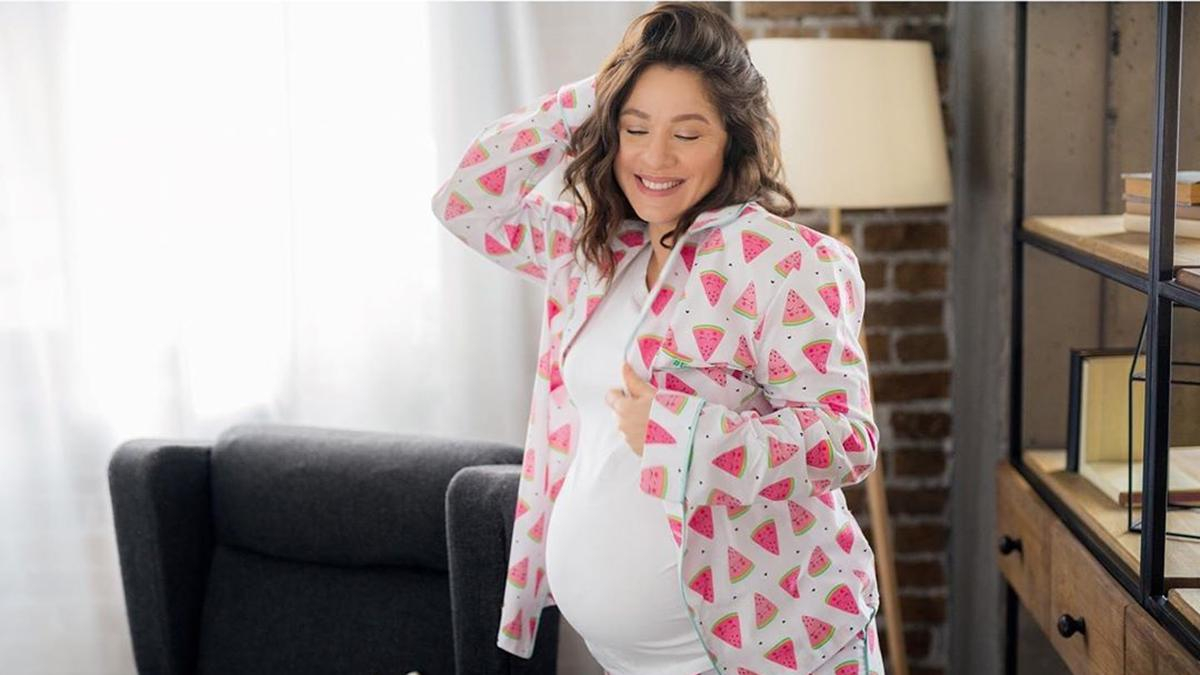 Наталка Карпа умилила нежными снимками из роддома