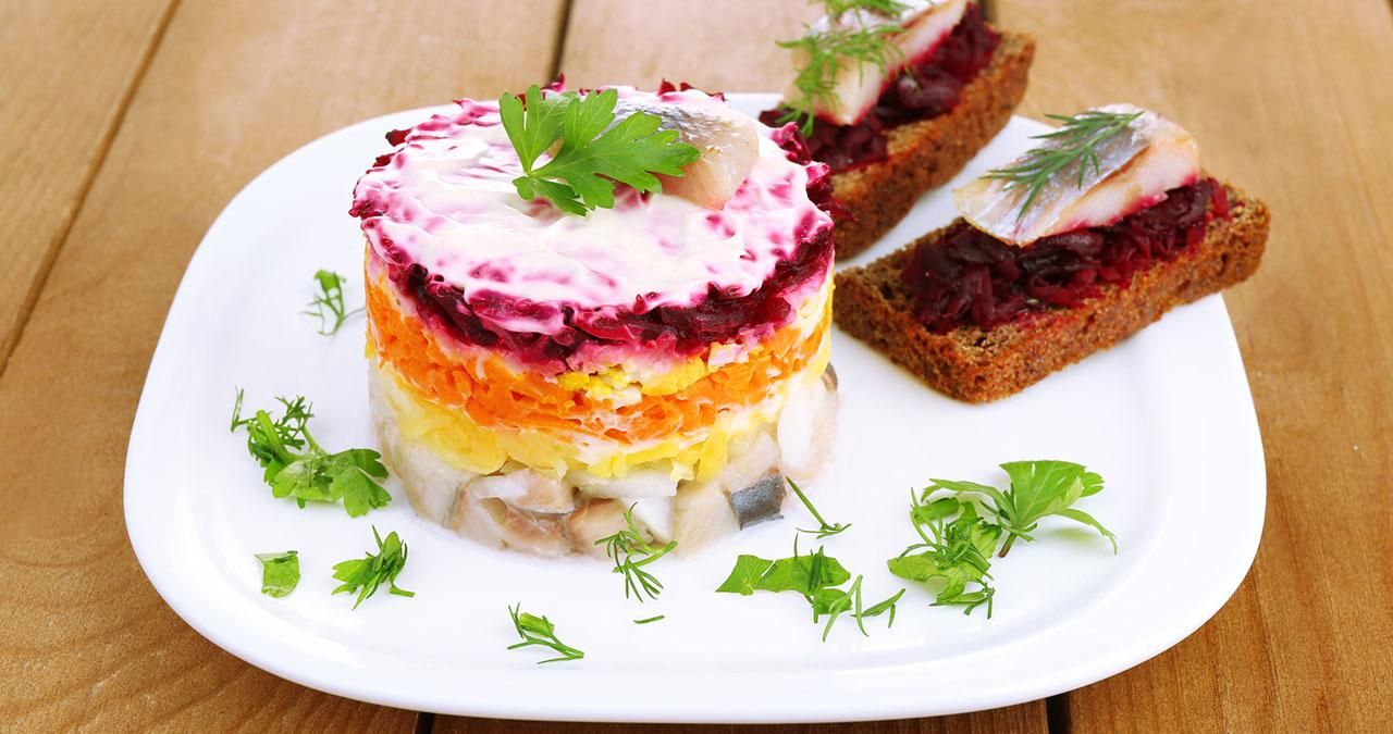 Селедка под шубой – рецепт салата на Новый год 2020 Селедка под шубой – рецепт салата на Новый год 2020