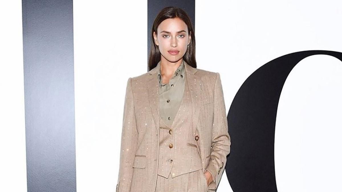 Ірина Шейк показала, як проводить новорічні свята: звабливі фото Ірина Шейк показала, як проводить новорічні свята: звабливі фото