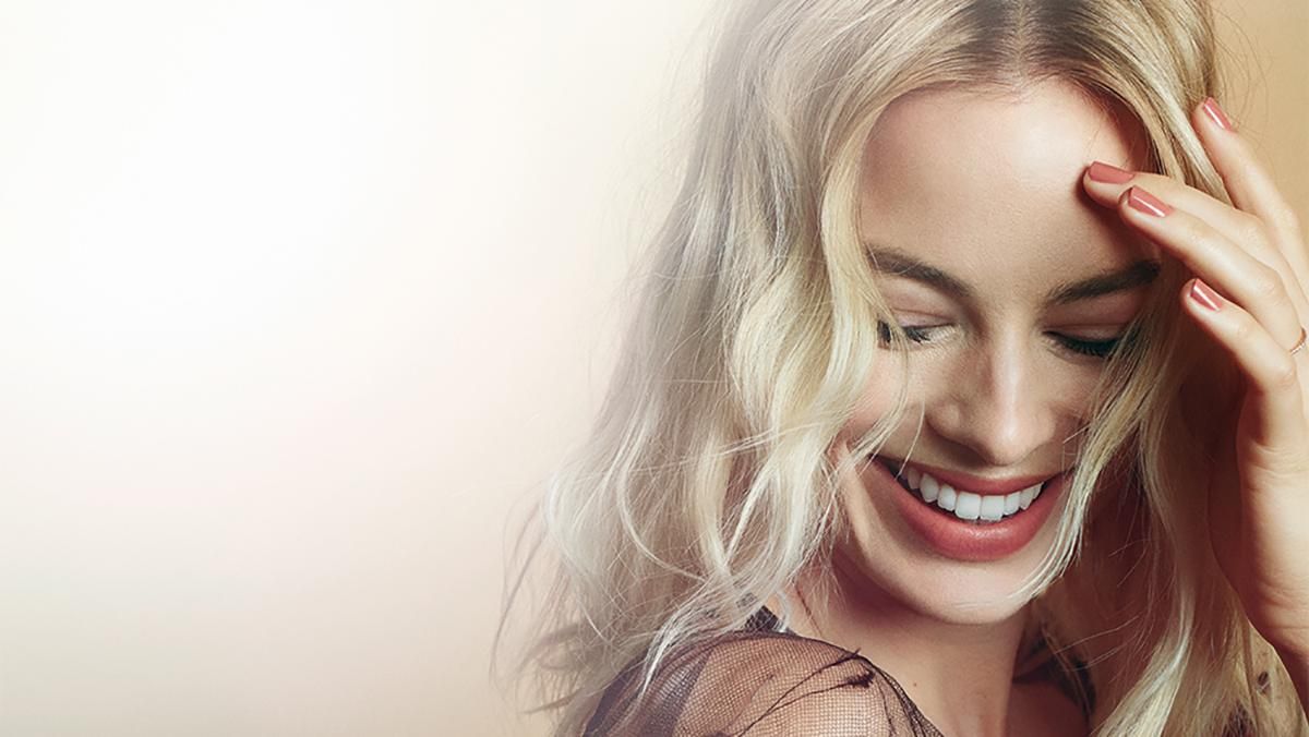 Номінантка та ведуча Золотого глобусу 2020 Марго Роббі стала зіркою глянцю Номінантка та ведуча Золотого глобусу 2020 Марго Роббі стала зіркою глянцю