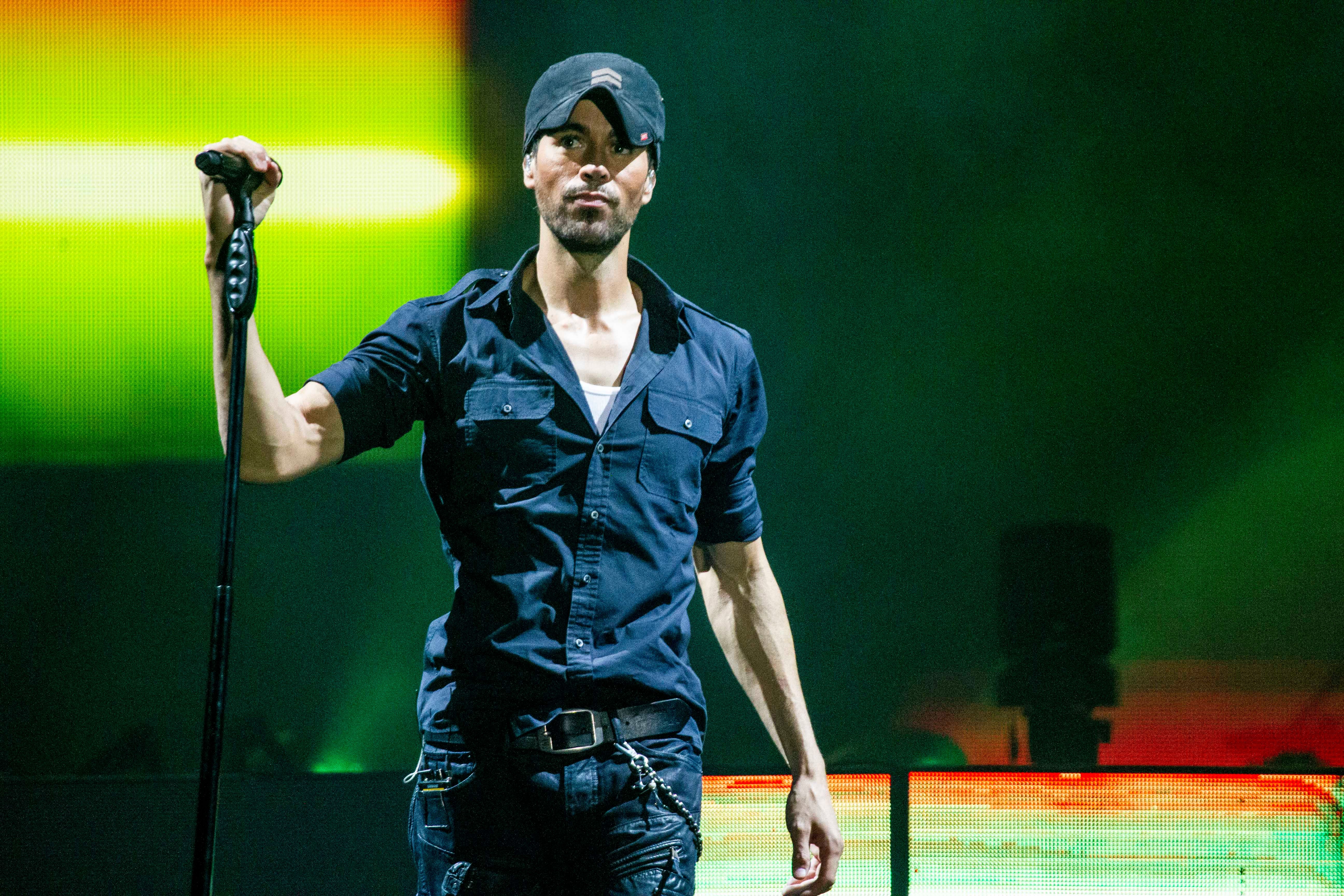 Енріке Іглесіас і Анна Курнікова замилували мережу роликом з дітьми, які підросли Енріке Іглесіас і Анна Курнікова замилували мережу роликом з дітьми, які підросли