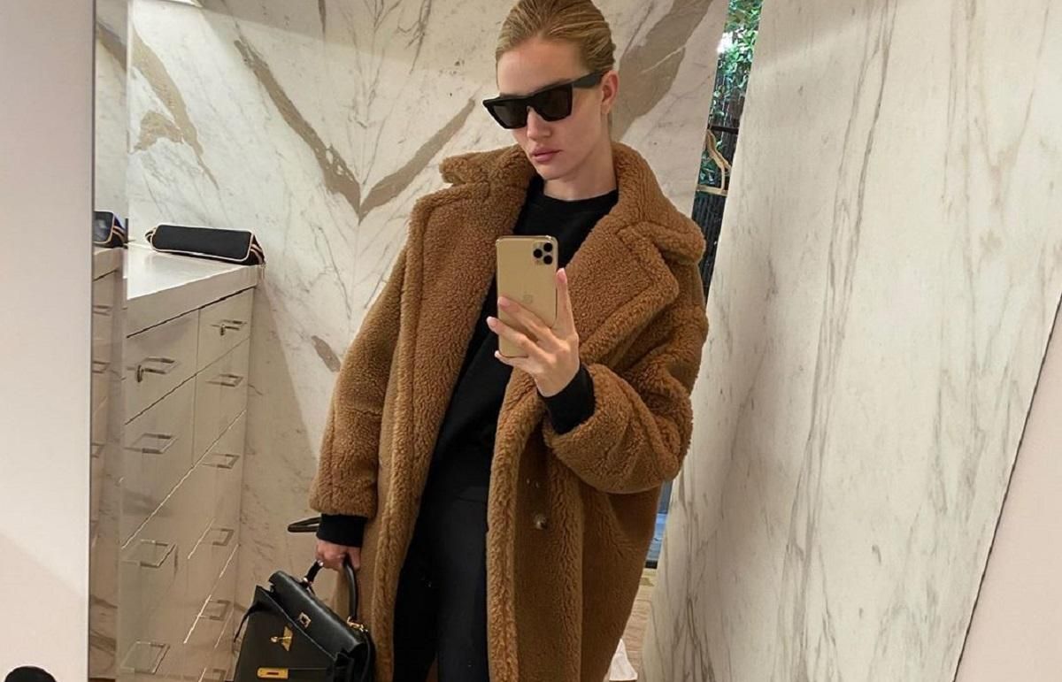 Як одягнутися взимку: стильні ідеї від моделі Розі Гантінгтон-Вайтлі Як одягнутися взимку: стильні ідеї від моделі Розі Гантінгтон-Вайтлі