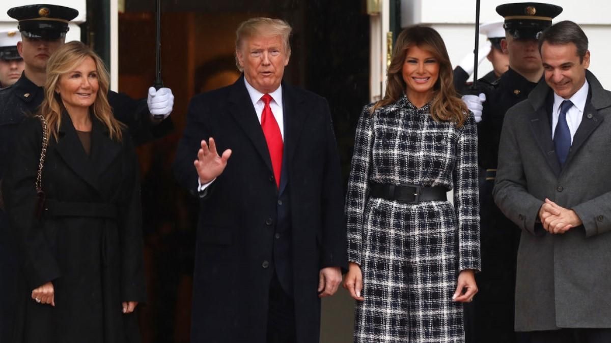 Мелания Трамп показала кардинально разные зимние образы: фото Мелания Трамп показала кардинально разные зимние образы: фото