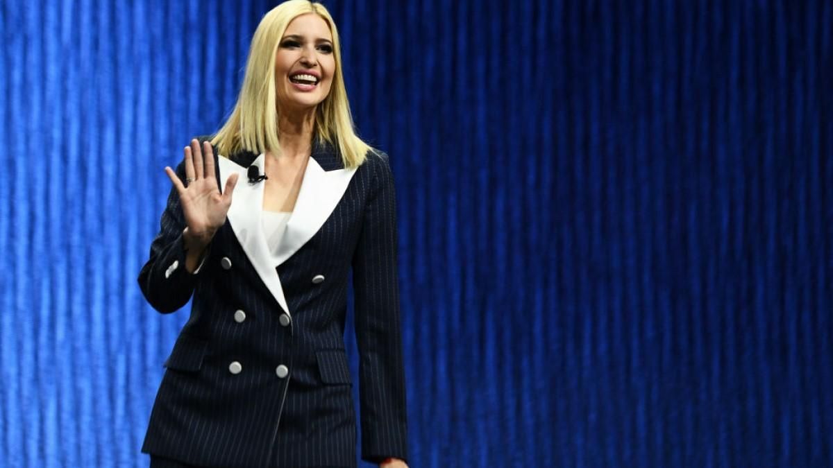 Іванка Трамп виступила на торговій виставці у Лас-Вегасі: що одягнула модниця