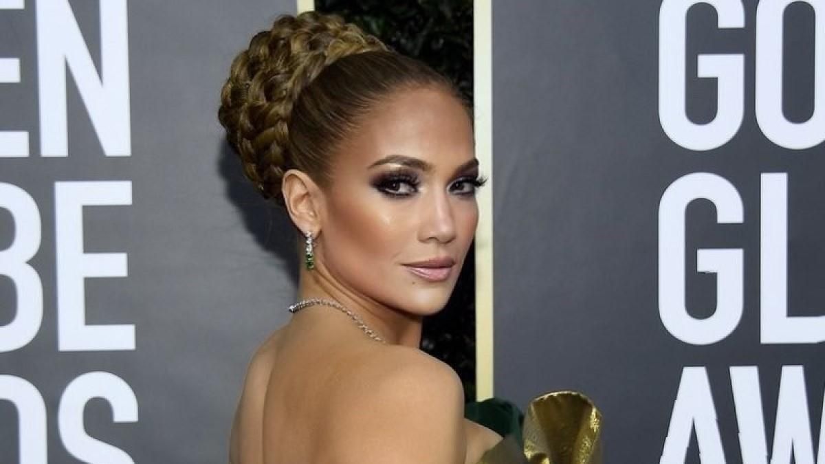 Дженнифер Лопес показала наихудший наряд на "Золотом глобусе": фото Дженнифер Лопес показала наихудший наряд на "Золотом глобусе": фото