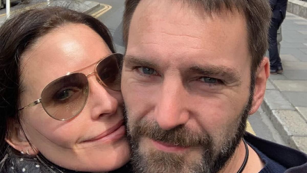 Кортни Кокс поделилась страстным фото с бойфрендом Кортни Кокс поделилась страстным фото с бойфрендом