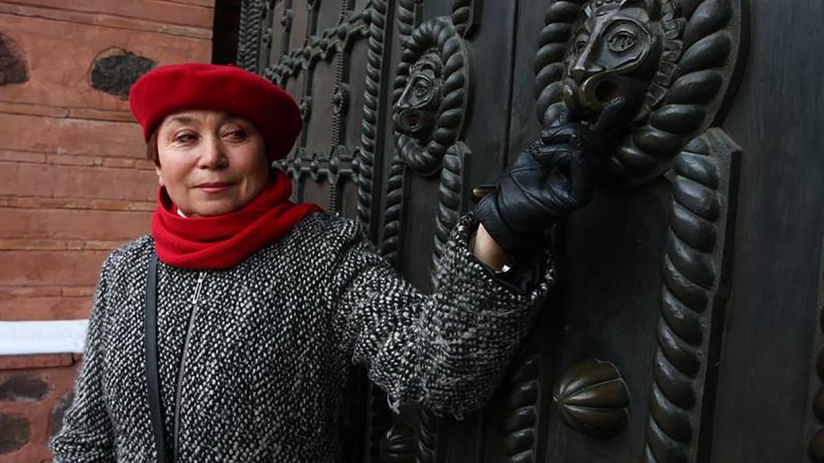Людмила Таран: "История Украины такая страшная, в ней судьбы палачей и жертв переплелись" Людмила Таран: "История Украины такая страшная, в ней судьбы палачей и жертв переплелись"