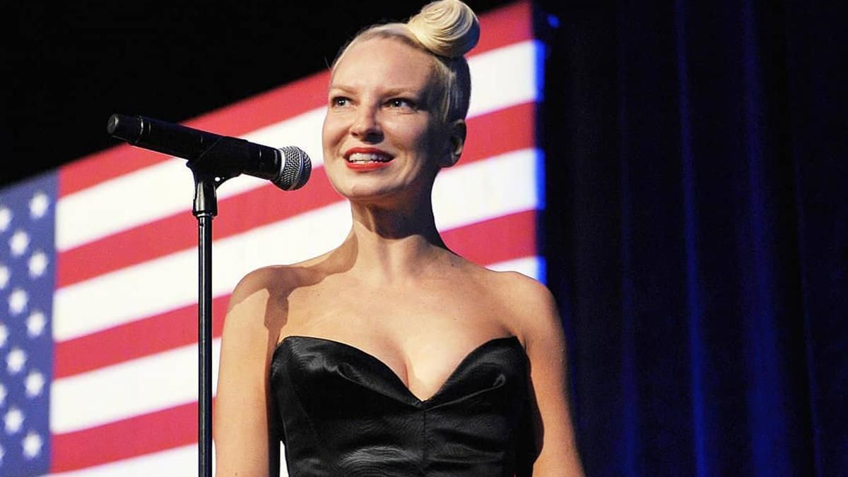 Певица Sia призналась, что усыновила мальчика: детали личной жизни звезды Певица Sia призналась, что усыновила мальчика: детали личной жизни звезды