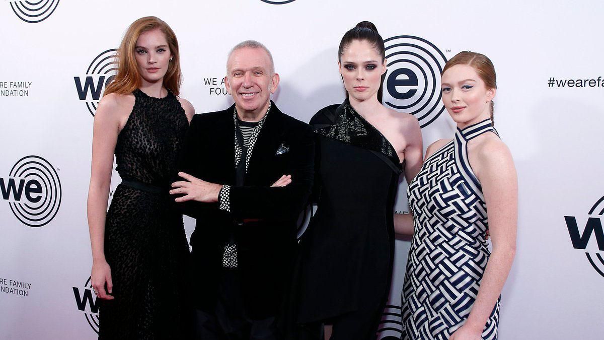 Жан-Поль Готьє покидає фешн-індустрію: які зірки красувались у його вбранні Жан-Поль Готьє покидає фешн-індустрію: які зірки красувались у його вбранні