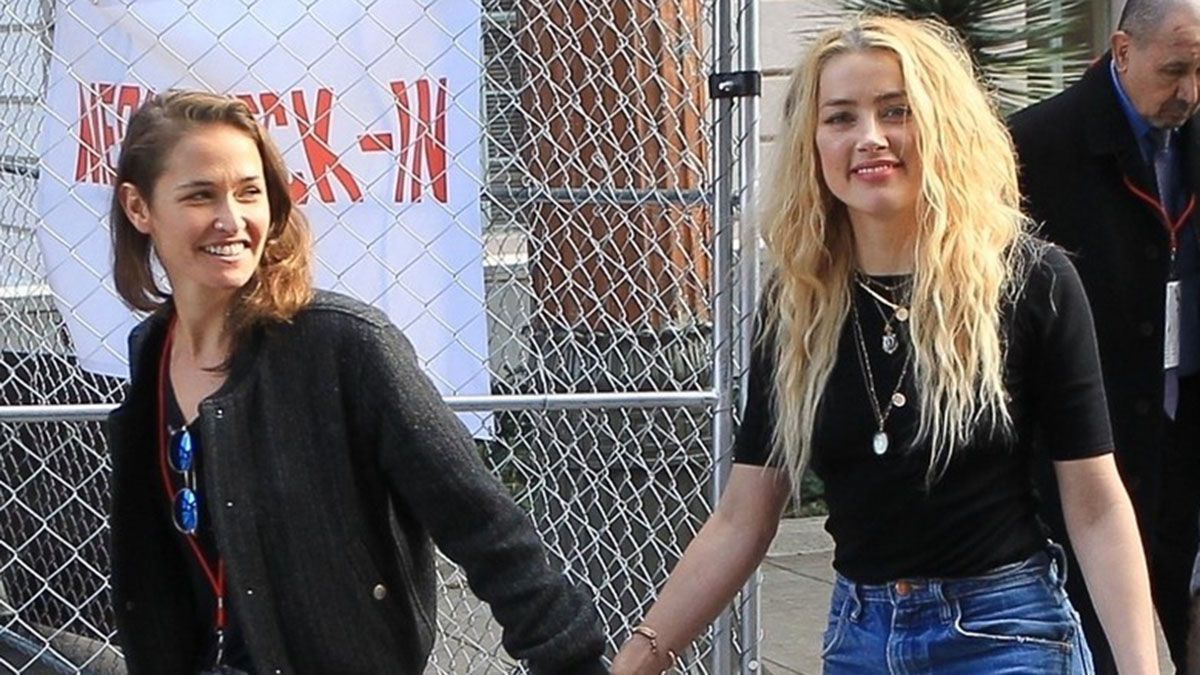 Щаслива Ембер Герд вперше здійснила публічний вихід зі своєю дівчиною Щаслива Ембер Герд вперше здійснила публічний вихід зі своєю дівчиною