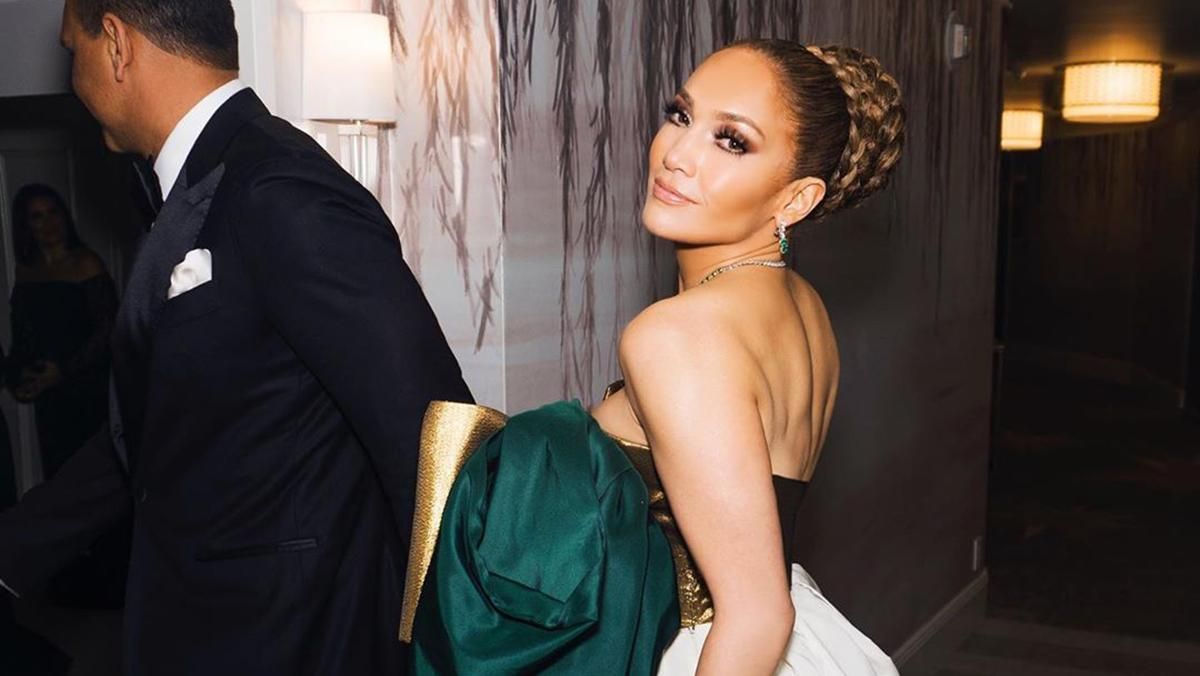 Дженніфер Лопес показала яскраві образи весняної колекції модного бренду Дженніфер Лопес показала яскраві образи весняної колекції модного бренду