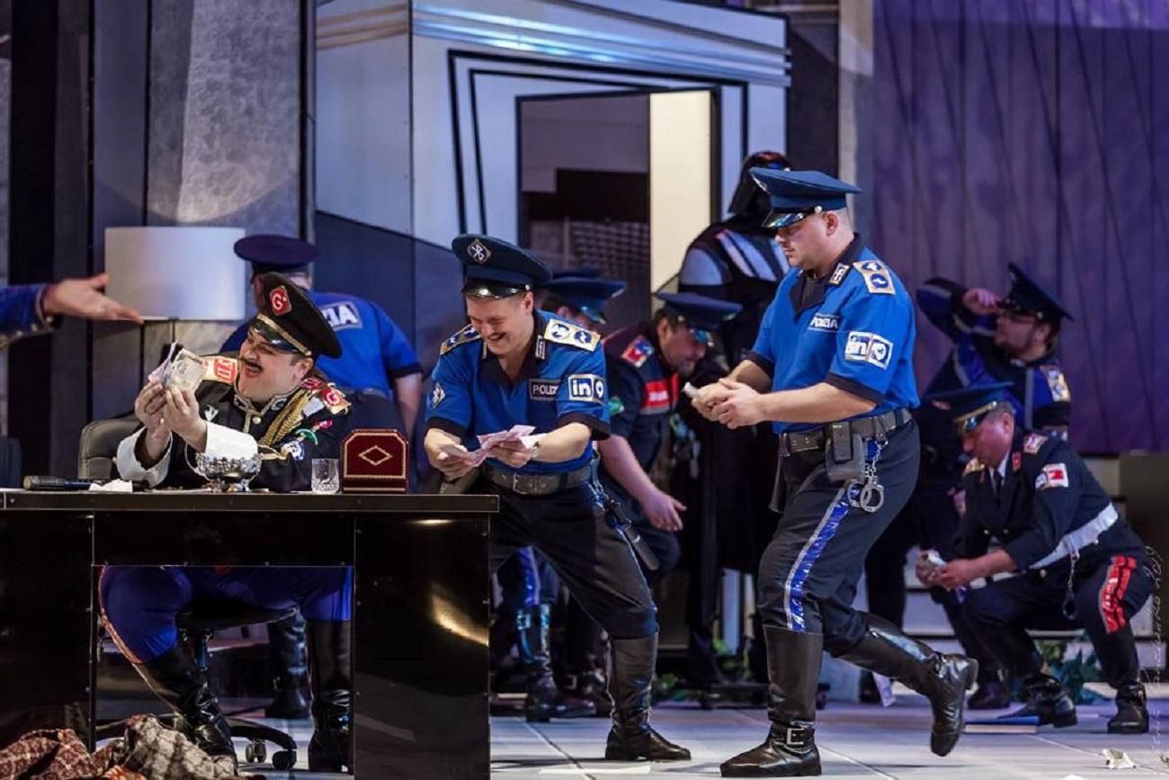 Национальная опера удивит классикой на новый лад: футбол, электросамокаты и мечи джедаев Национальная опера удивит классикой на новый лад: футбол, электросамокаты и мечи джедаев