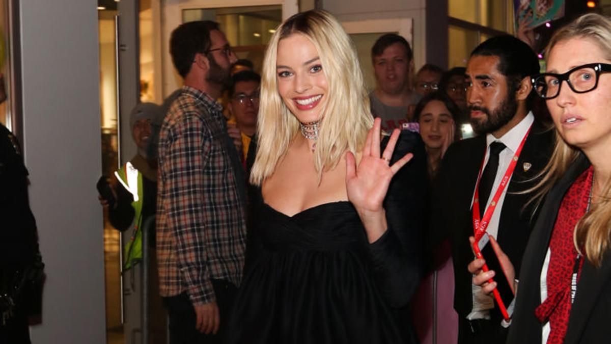 Марго Робби в мини-платье пришла на презентацию "Хищных птиц": фото Марго Робби в мини-платье пришла на презентацию "Хищных птиц": фото