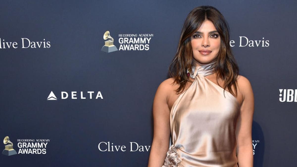 В роскошном шелковом платье: Приянка Чопра появилась на светском мероприятии В роскошном шелковом платье: Приянка Чопра появилась на светском мероприятии