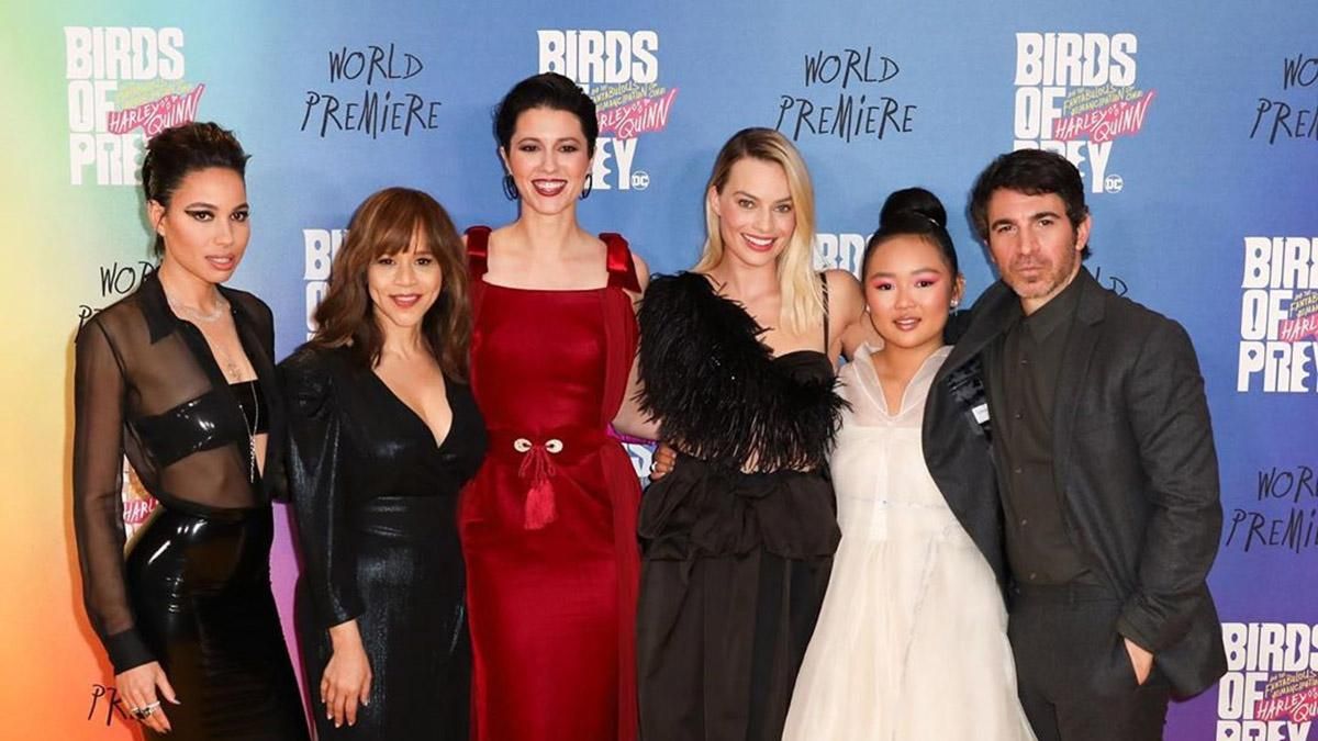 Латекс і вечірні сукні: Марго Роббі та зірки "Хижих пташок" відзначились епатажем Латекс і вечірні сукні: Марго Роббі та зірки "Хижих пташок" відзначились епатажем