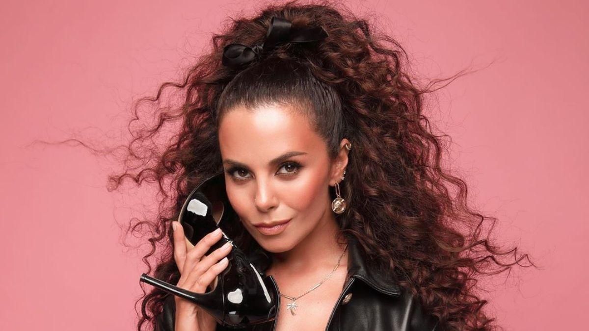 Настя Каменских запустила танцевальный флешмоб в Тик-Ток Настя Каменских запустила танцевальный флешмоб в Тик-Ток