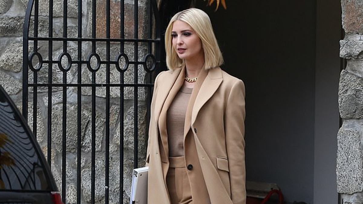 Иванка Трамп очаровала стильным образом на саммите в Белом доме Иванка Трамп очаровала стильным образом на саммите в Белом доме