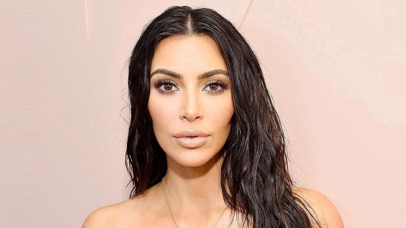 Ким Кардашьян показала белый интерьер своего нового дома – фото Ким Кардашьян показала белый интерьер своего нового дома – фото