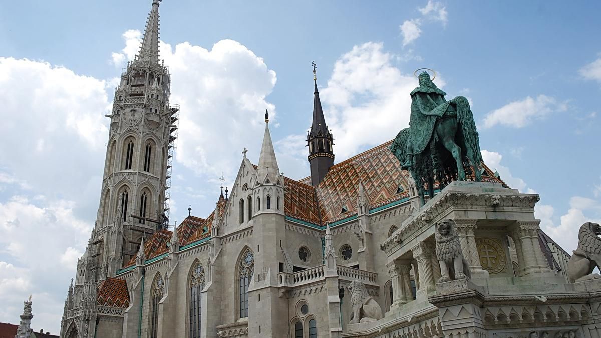 Всередині церкви в Будапешті створили дитячу ігрову кімнату – фото 