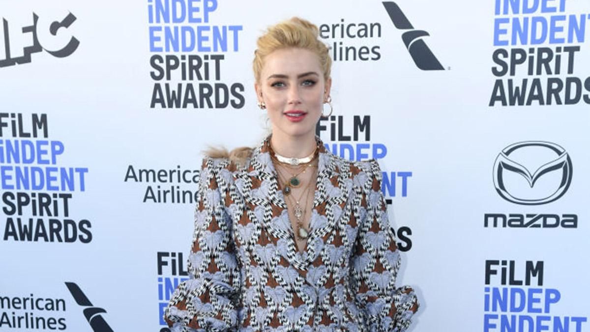 Ембер Герд здивувала вибором вбрання на урочисту церемонію: фото Ембер Герд здивувала вибором вбрання на урочисту церемонію: фото