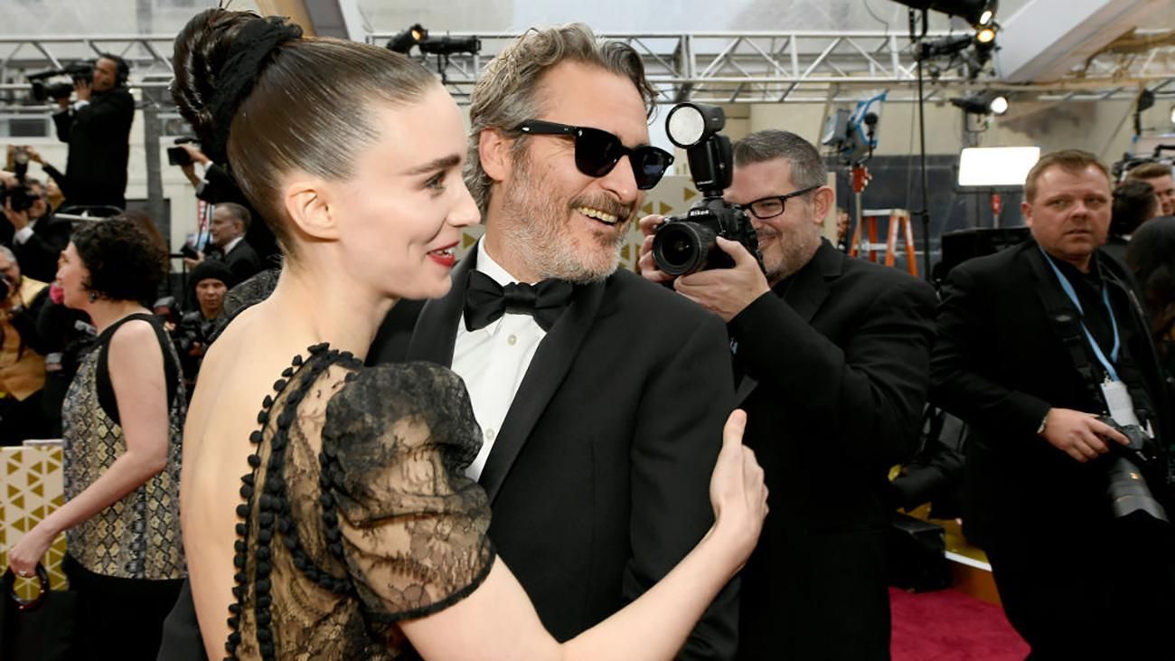 Оскар-2020: найкрасивіші зіркові пари на червоній доріжці Оскар-2020: найкрасивіші зіркові пари на червоній доріжці