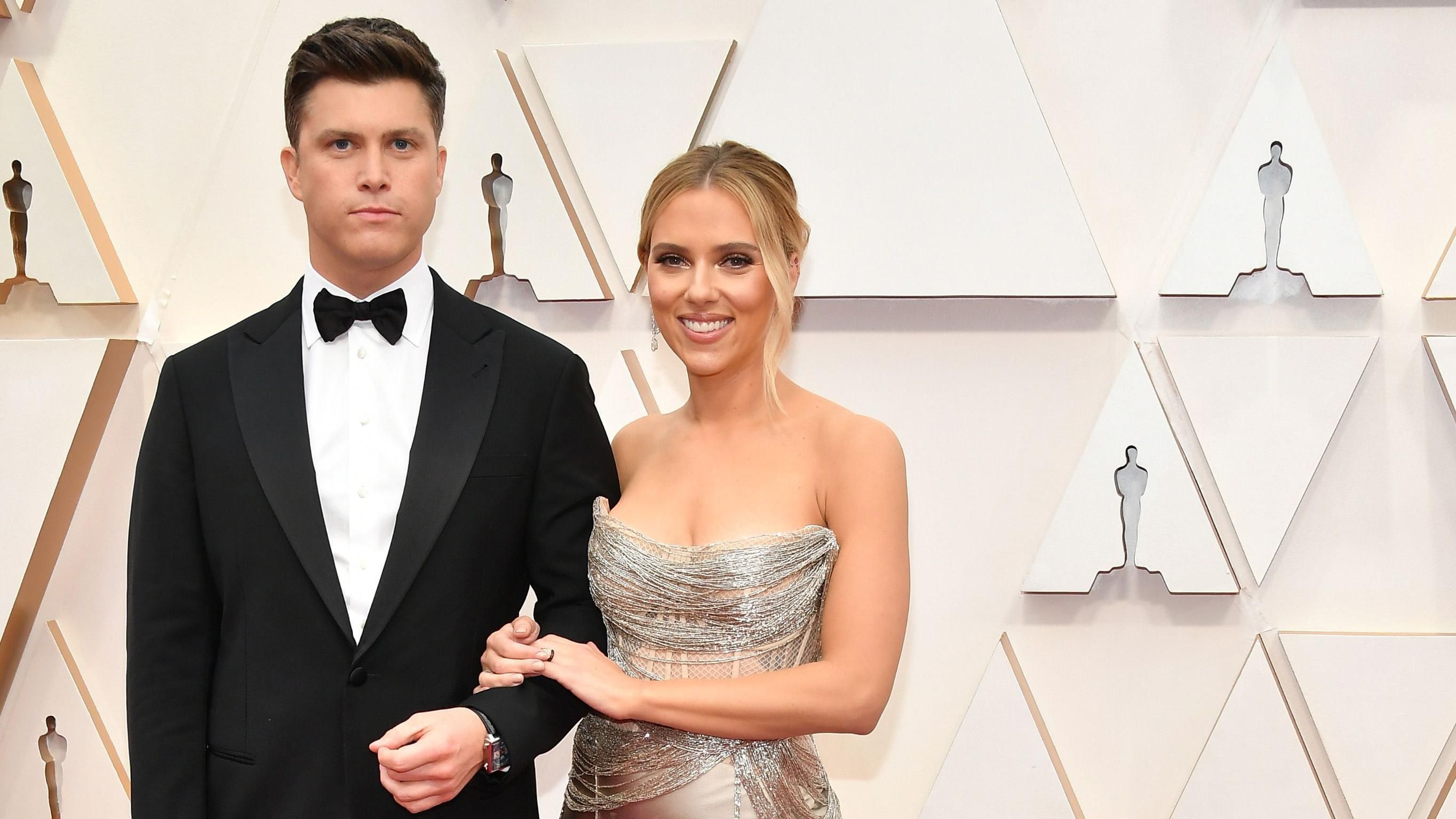 Скарлетт Йоганссон показала одразу три татуювання на вечірці після Оскара-2020 Скарлетт Йоганссон показала одразу три татуювання на вечірці після Оскара-2020