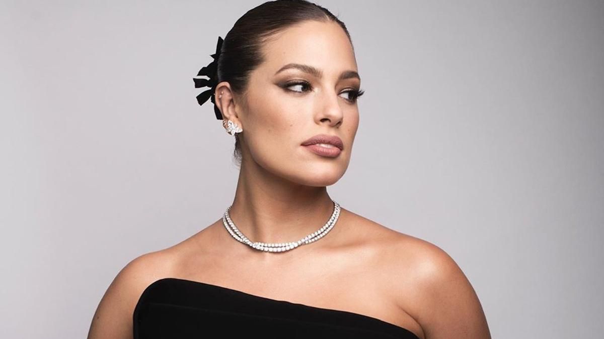 Модель Эшли Грэм показала, как изменилось ее тело после родов: фото Модель Эшли Грэм показала, как изменилось ее тело после родов: фото