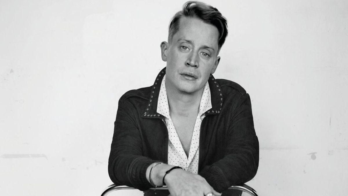 Маколей Калкин позировал для обложки глянца: дерзкие фото Маколей Калкин позировал для обложки глянца: дерзкие фото