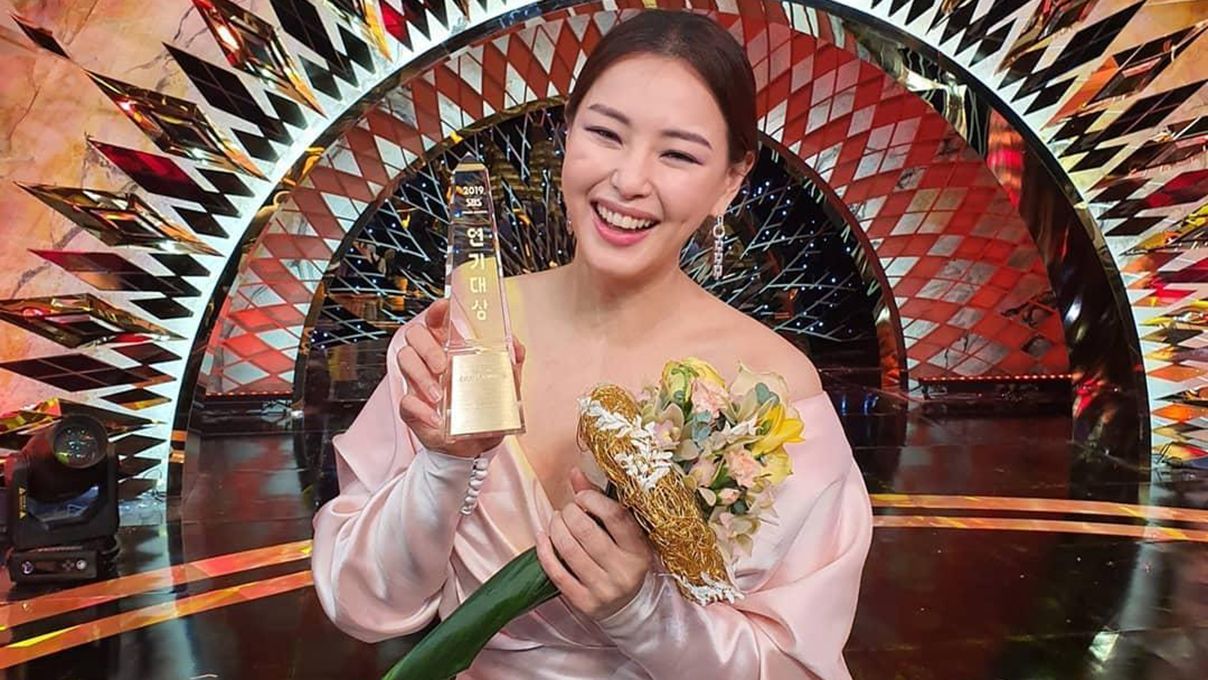 Зірка фільму "Паразити" видалила "п'яне" селфі з вечірки Оскара-2020: причина Зірка фільму "Паразити" видалила "п'яне" селфі з вечірки Оскара-2020: причина