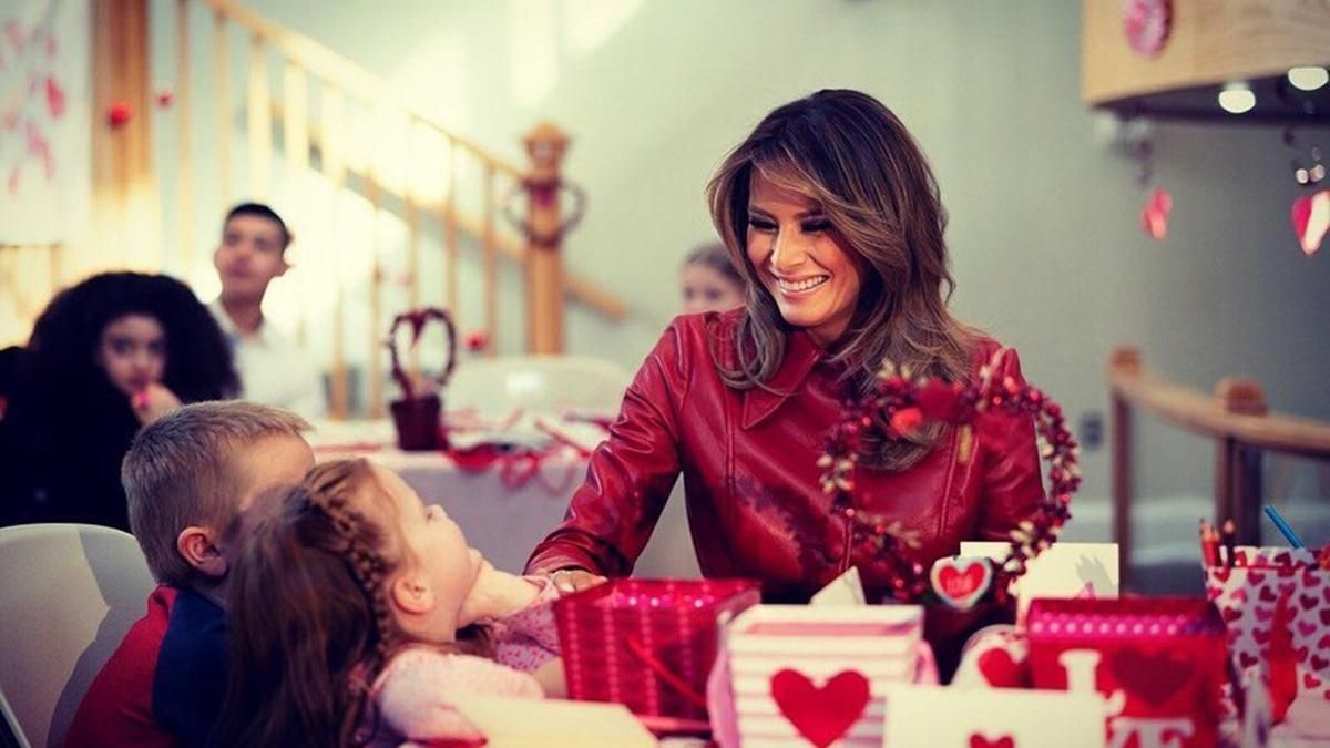 Меланія Трамп показала стильний образ до Дня закоханих: фото