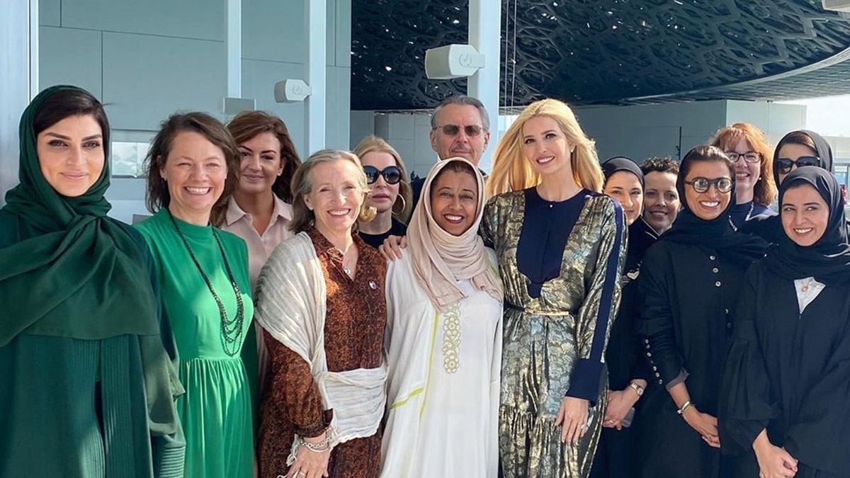 У розкішній золотистій сукні: Іванка Трамп здійснила офіційну поїздку до ОАЕ У розкішній золотистій сукні: Іванка Трамп здійснила офіційну поїздку до ОАЕ