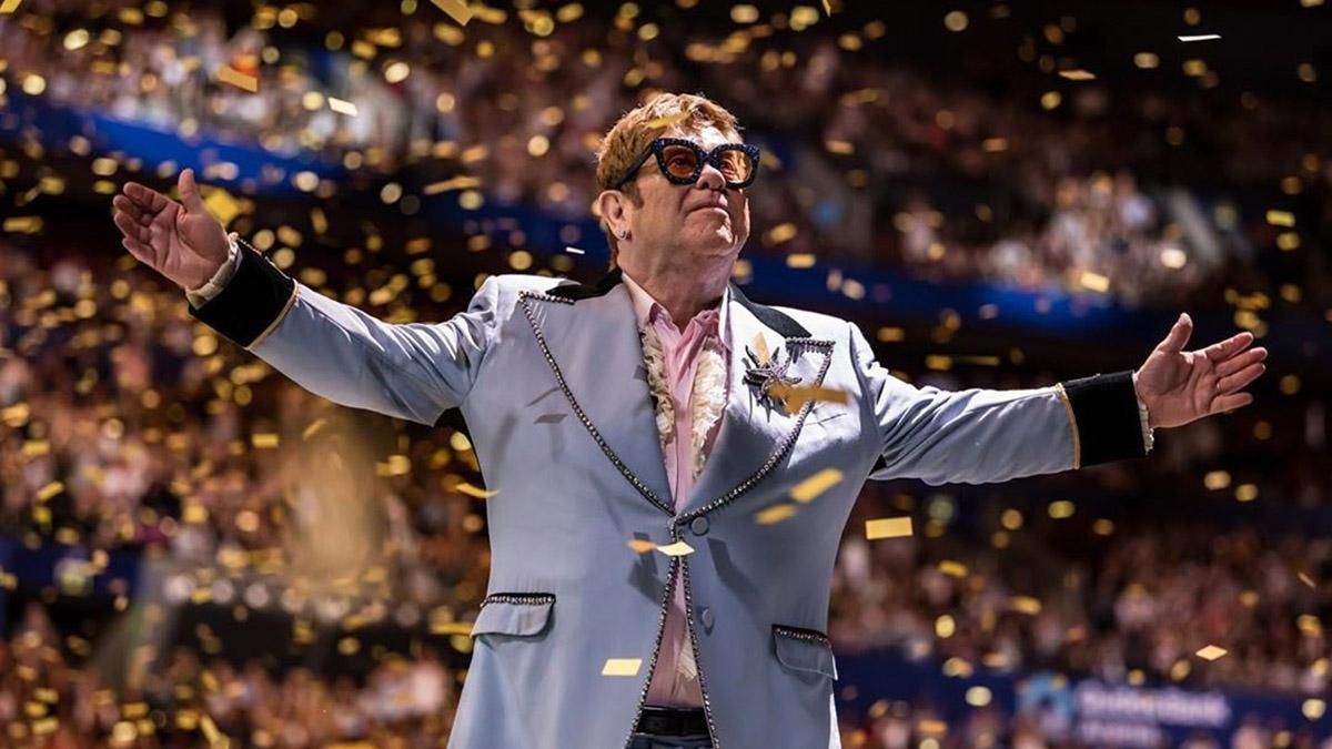 Я більше не можу співати, – Елтон Джон зупинив концерт через погане самопочуття Я більше не можу співати, – Елтон Джон зупинив концерт через погане самопочуття