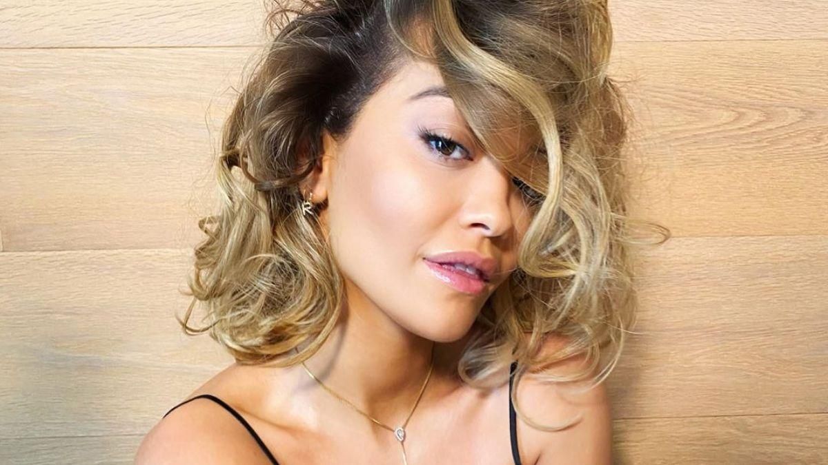 Рита Ора показала, как ей делали татуировку: фото Рита Ора показала, как ей делали татуировку: фото