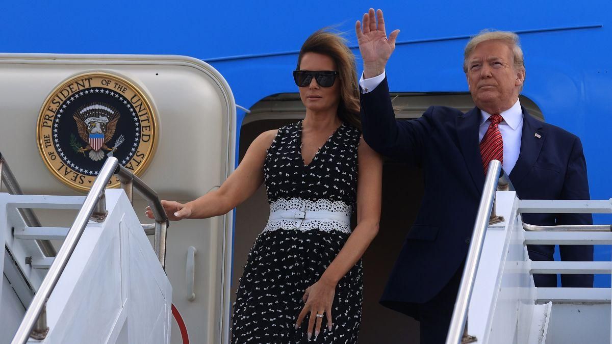 Мелания Трамп надела платье с пикантным декольте на открытие гонки: фото Мелания Трамп надела платье с пикантным декольте на открытие гонки: фото