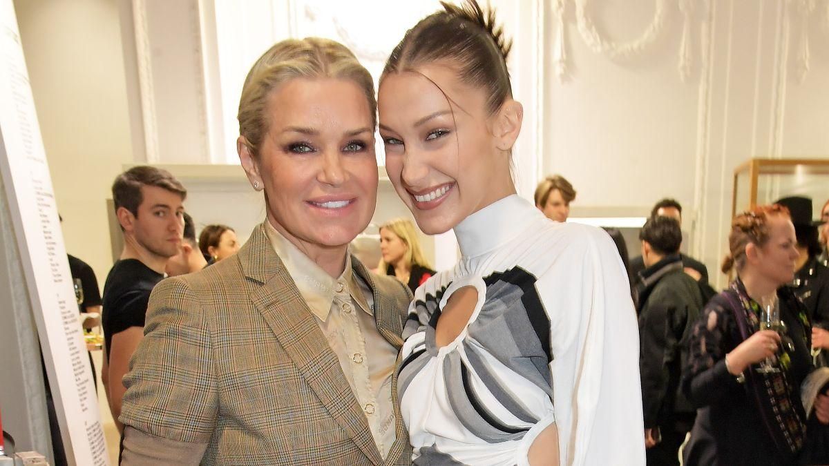 Белла Хадід та її мама відвідали модну вечірку в Лондоні: фото Белла Хадід та її мама відвідали модну вечірку в Лондоні: фото