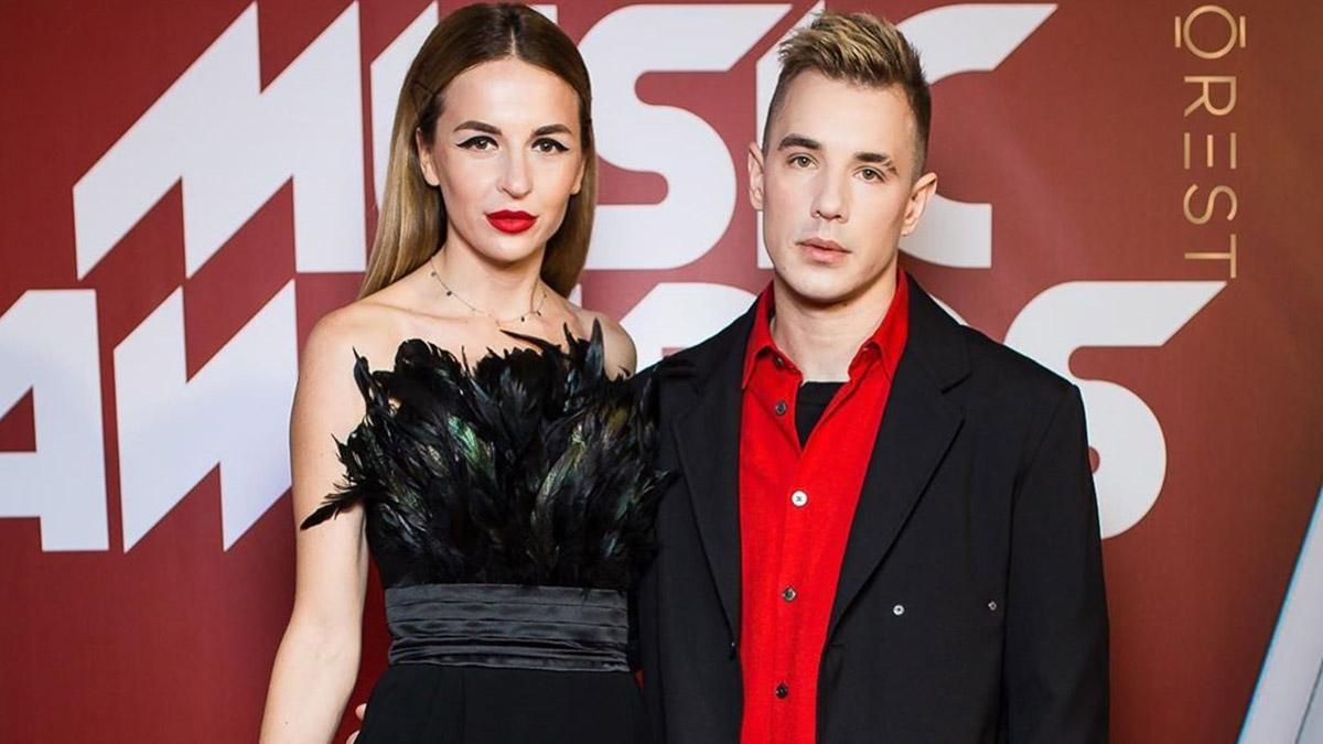 Певец Вадим Олейник заявил о разводе с женой Певец Вадим Олейник заявил о разводе с женой