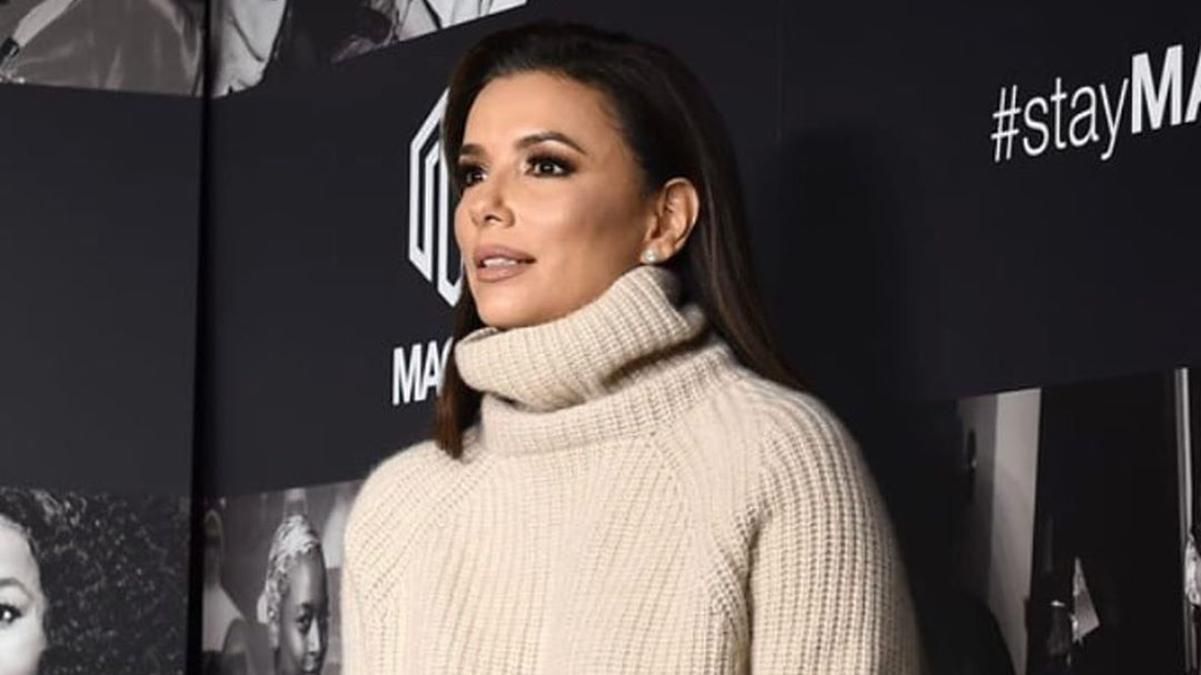 Єва Лонгорія продемонструвала стильний комбінезон з пікантним декольте: фото Єва Лонгорія продемонструвала стильний комбінезон з пікантним декольте: фото