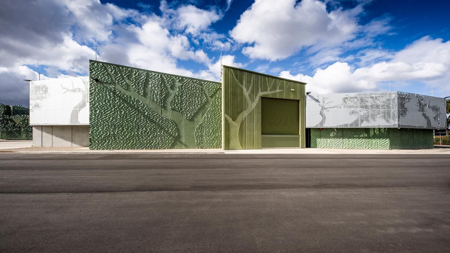 В Австралии построили терминал, фасад которого напоминает дерево – фото