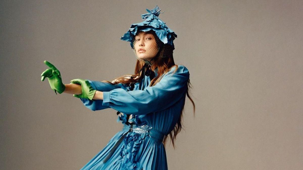 Джиджи Хадид снялась в экстравагантной фотосессии для глянца: яркие фото Джиджи Хадид снялась в экстравагантной фотосессии для глянца: яркие фото