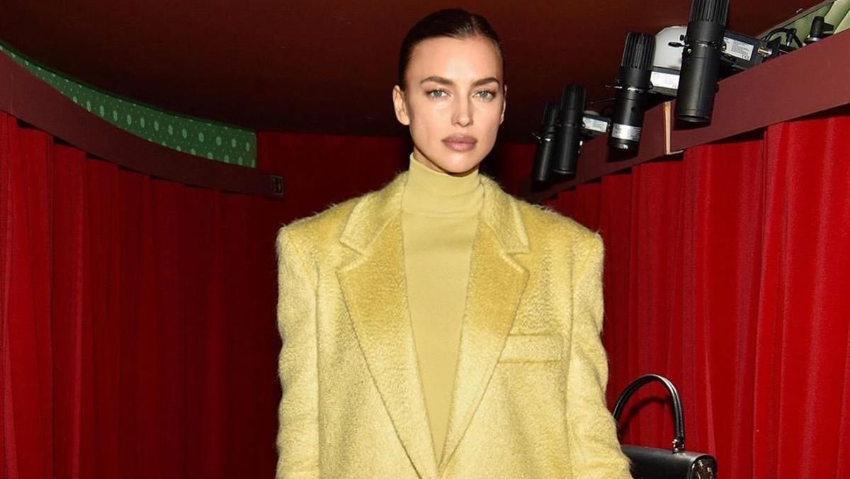 Ирина Шейк выбрала желтый цвет для выхода на Неделе моды в Милане: яркий образ
