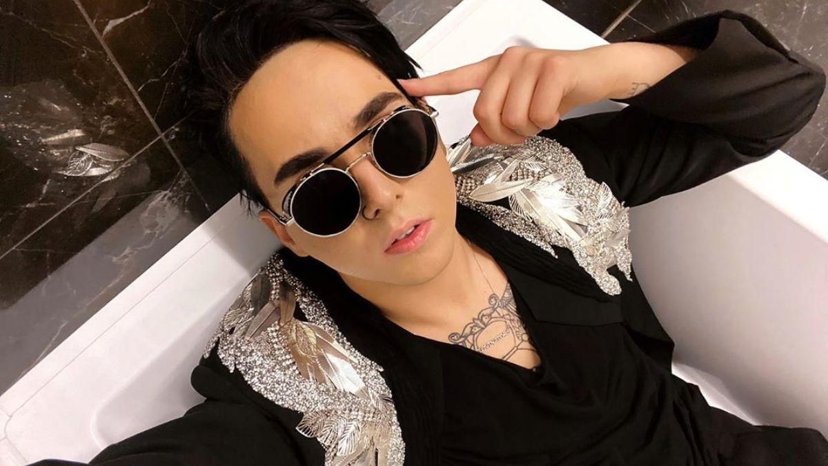 MELOVIN вперше став хрещеним батьком: зворушливе відео MELOVIN вперше став хрещеним батьком: зворушливе відео