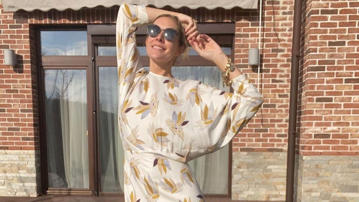 Катя Осадча замилувала мережу весняним образом: яскраві фото Катя Осадча замилувала мережу весняним образом: яскраві фото