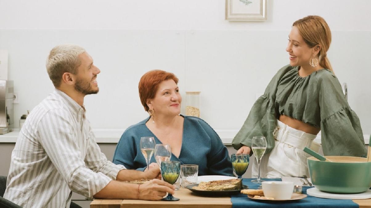 Ми більше, ніж подруги: мама Добриніна розповіла, як вона зблизилась з Дашою Квітковою Ми більше, ніж подруги: мама Добриніна розповіла, як вона зблизилась з Дашою Квітковою