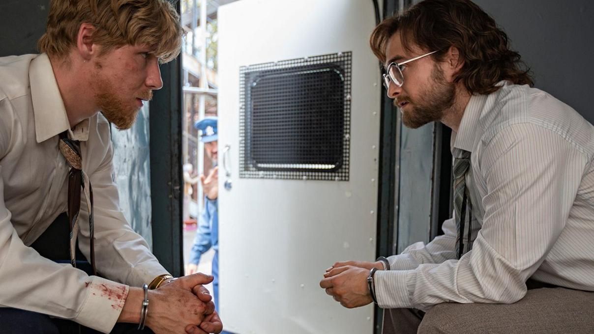 "Втеча з Преторії": в мережі з'явився український трейлер фільму з Деніелом Редкліффом "Втеча з Преторії": в мережі з'явився український трейлер фільму з Деніелом Редкліффом