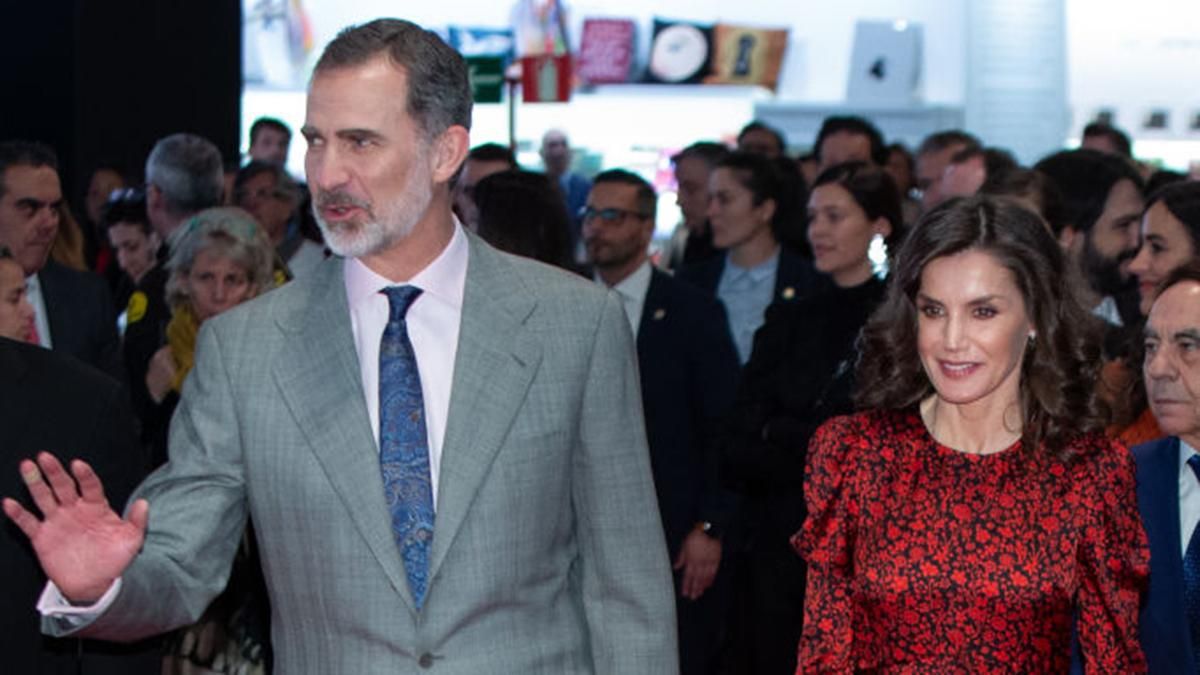 47-летняя королева Испании больше не стесняется седины: красноречивые фото