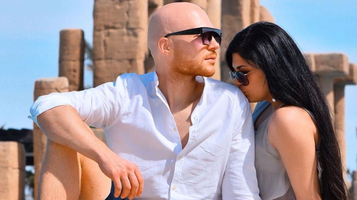 Влад Дарвін показав шрами на грудях від нігтів запальної дружини Влад Дарвін показав шрами на грудях від нігтів запальної дружини