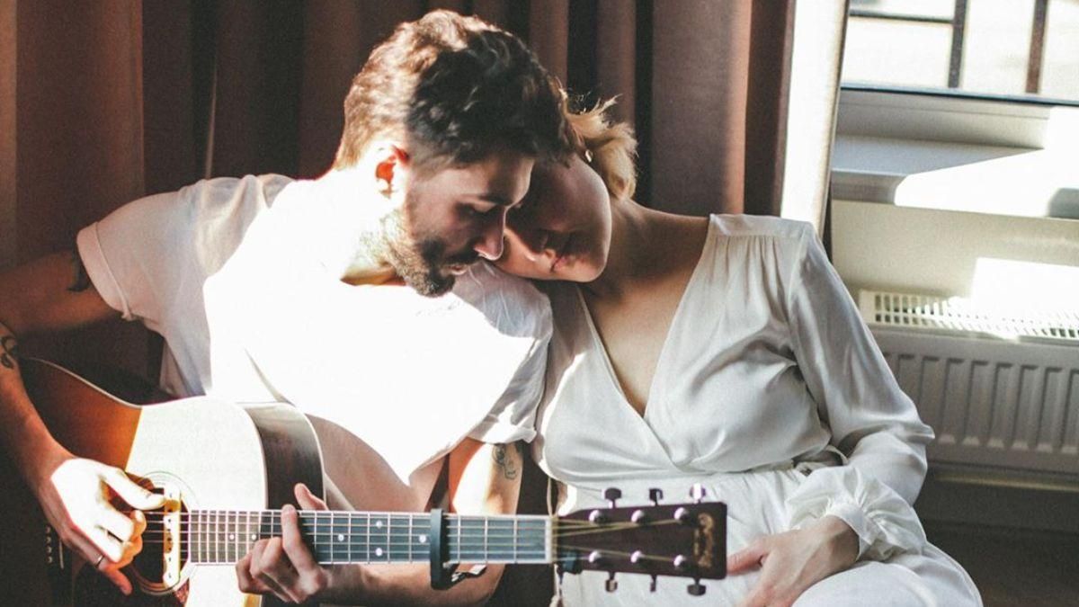 Вагітна Віра Кекелія та її чоловік Роман Дуда замилували мережу сімейним відео Вагітна Віра Кекелія та її чоловік Роман Дуда замилували мережу сімейним відео